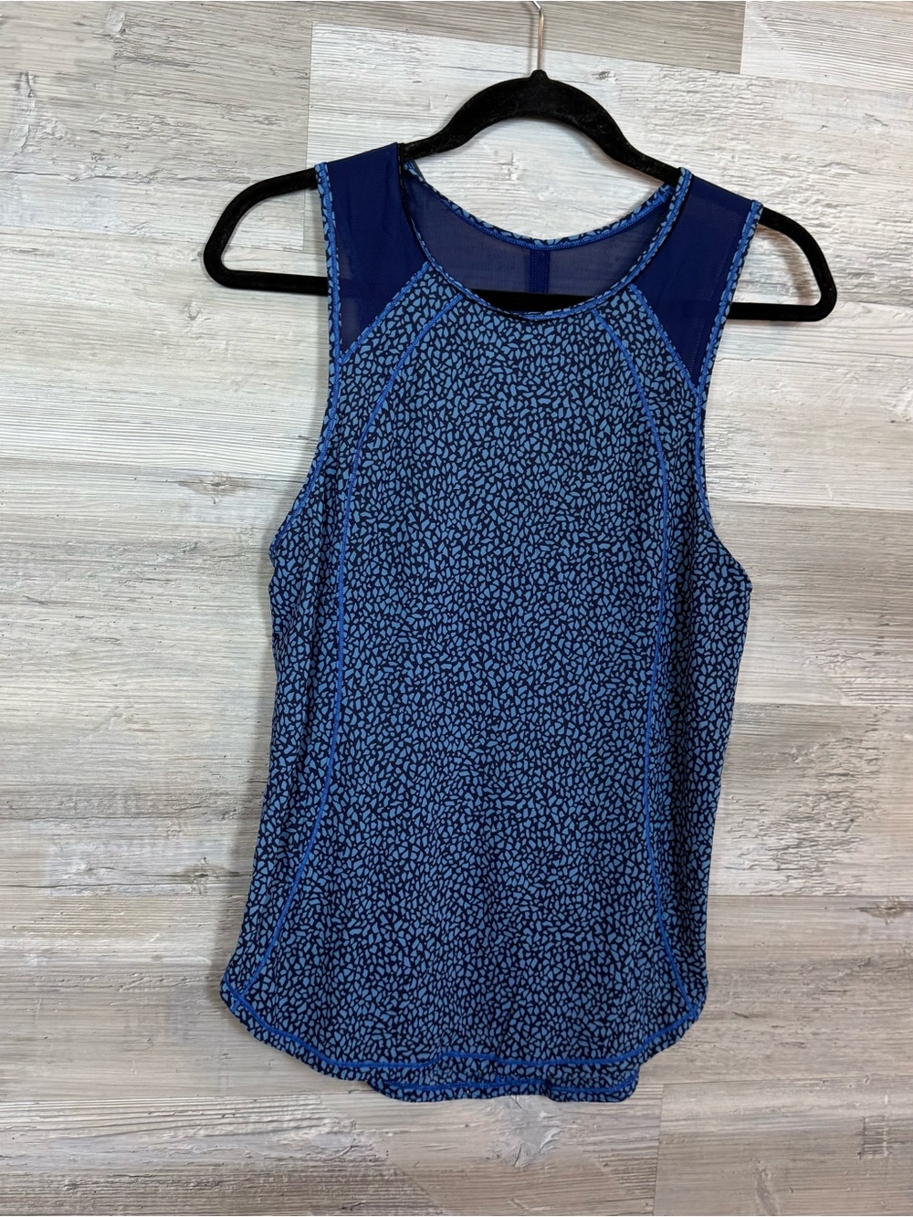 Lululemon Blue Pebble Pattern Mesh Tank S4-6 EUC